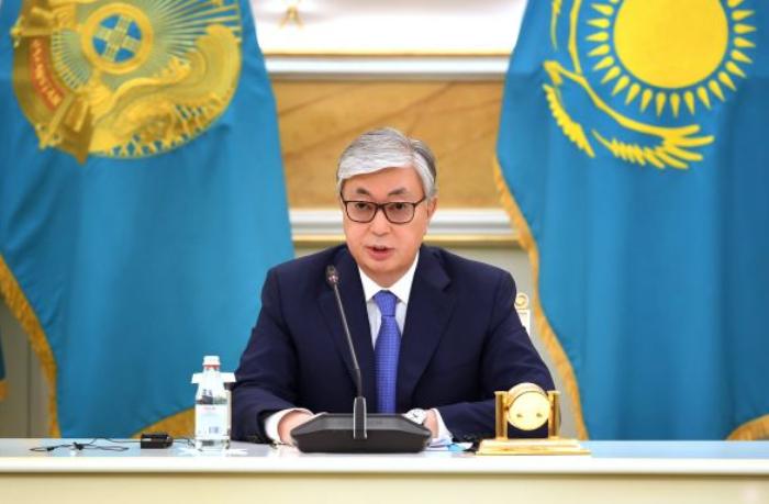 Bəzi siyasətçilər çıxışlarını ChatGPT ilə yazırlar — Tokayev 