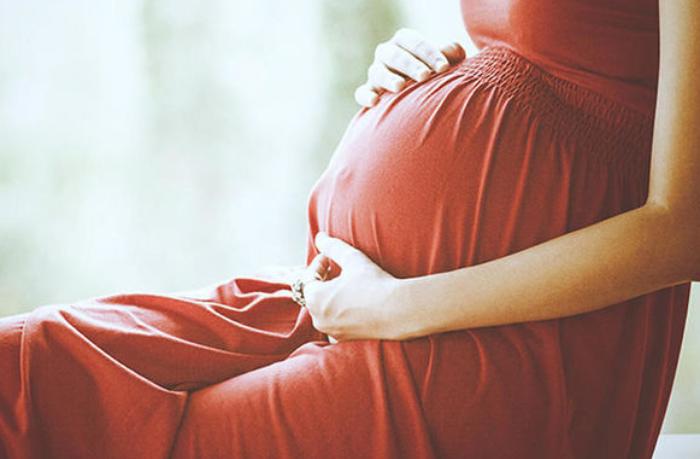 “15-17 yaşlı hamilələri doğuşa buraxmaq olmaz”  — HƏKİMDƏN AÇIQLAMA