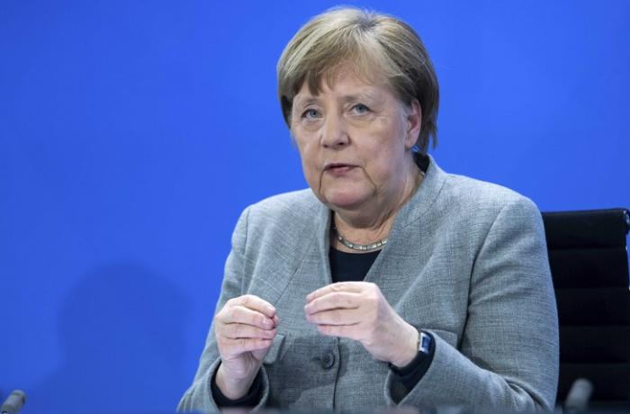 Merkel koronavirus məlumatlarını gizlətməkdə ittiham olunur