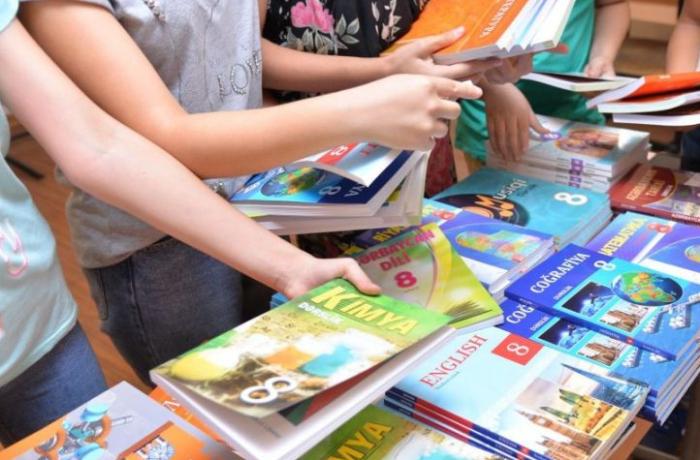 Dərsliklərə 13 milyon manat ayrıldı: "Hər il milyonlarla manat pul ayrılmasına baxmayaraq..."