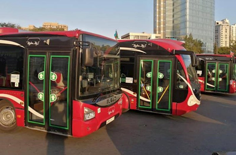 Bakının əsas küçələrindən biri bağlandı — Avtobusların yolu dəyişdirildi