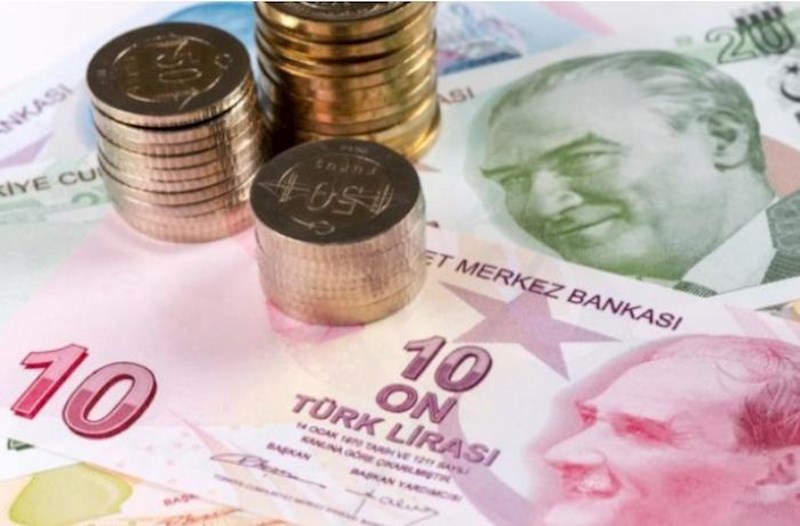 Türkiyə bankları lirəni dəstəkləmək üçün milyardlarla dollar satıb