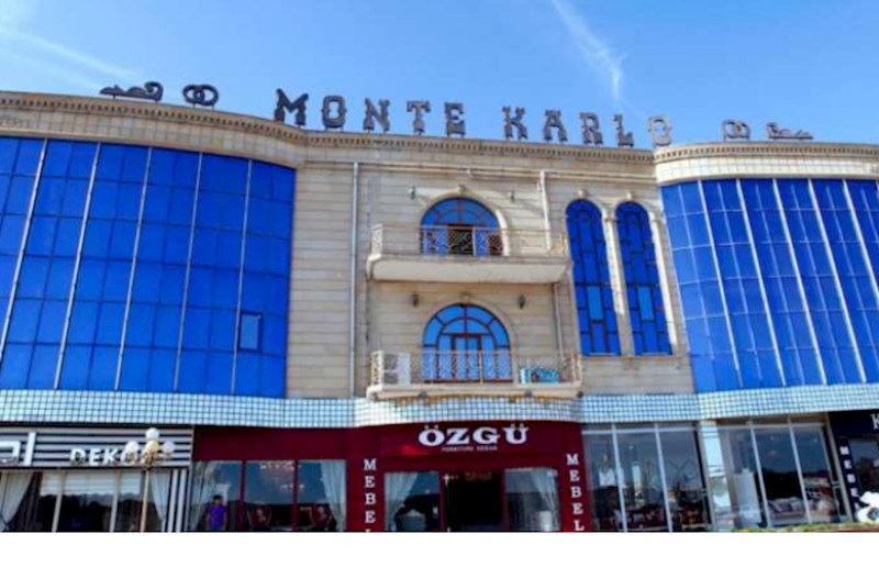 “Monte Karlo”da müğənni bıçaqlandı — FOTO 