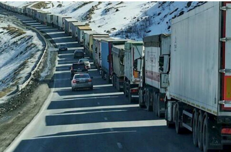 Ermənistan "TIR"ları Rusiyaya buraxılmadı 