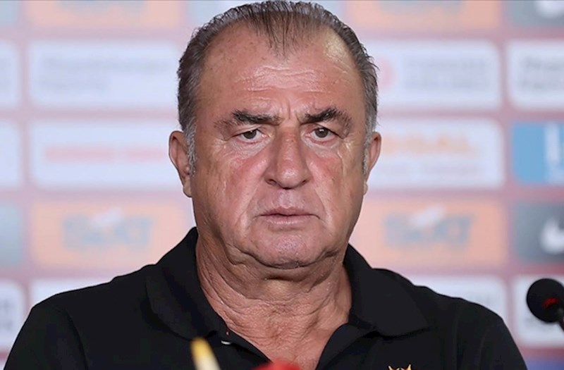 Fatih Terim Bakıda fanatların əhatəsinə düşüb — VİDEO 