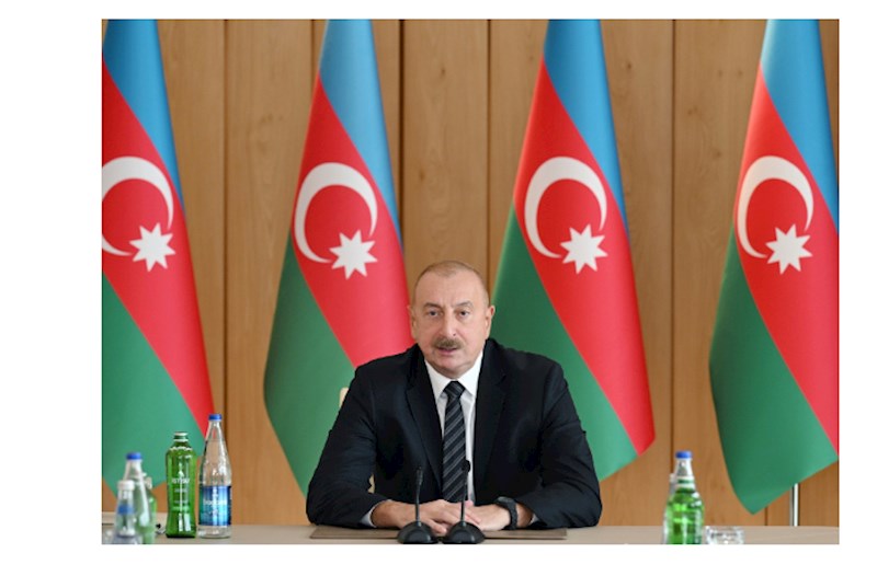İlham Əliyevi təbrik etdi 