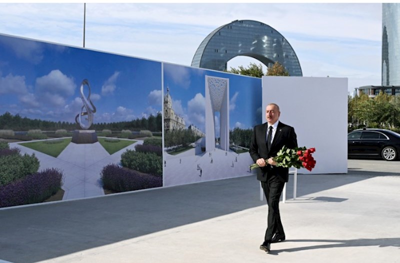 Prezident Zəfər parkında olub — YENİLƏNDİ (FOTOLAR)