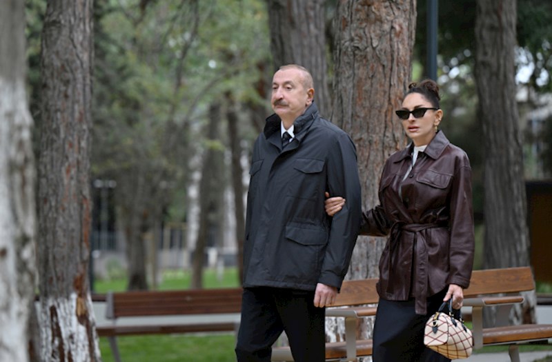 İlham Əliyev və Mehriban Əliyeva Bakıda salınan yeni parkın açılışında iştirak edib — FOTOLAR
