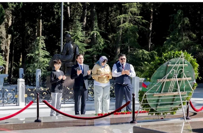 Rəsul Quliyevin ailə üzvləri 30 ildən sonra ilk dəfə Azərbaycana gəlib — FOTOLAR