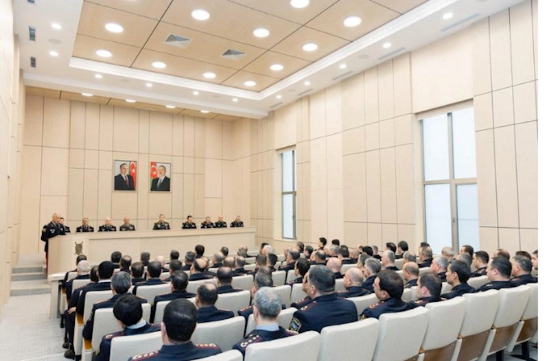 Vilayət Eyvazov vətəndaşların müraciətlərinə həssaslıqla yanaşılmasını tələb edib