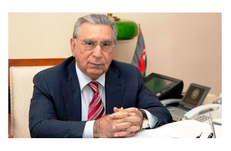 Mehdiyevin yanında o qalır, bazarlığı da mən edirəm... 