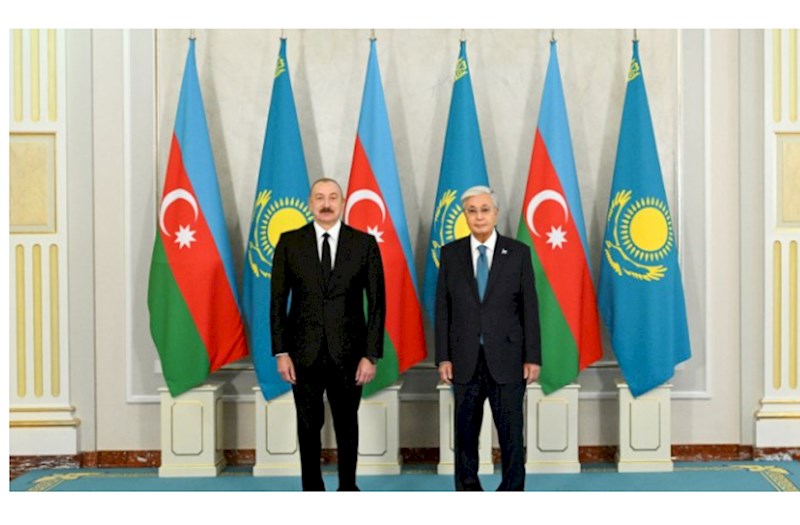 İlham Əliyev həmkarını təbrik etdi