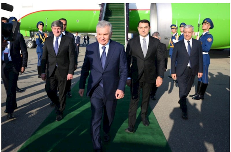 Özbəkistan Prezidenti Azərbaycana səfərə gəlib