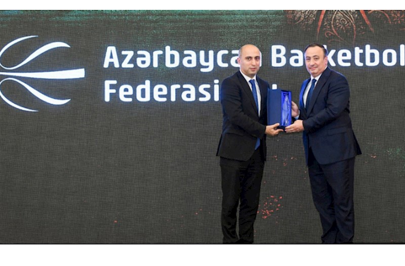 Dövlət Gömrük Komitəsi Emin Əmrullayevi cərimələtdirdi 