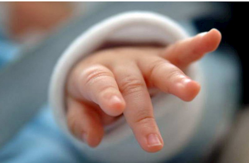Son 5 ildə 100 minə yaxın uşaq nikahdankənar doğulub — RƏSMİ 