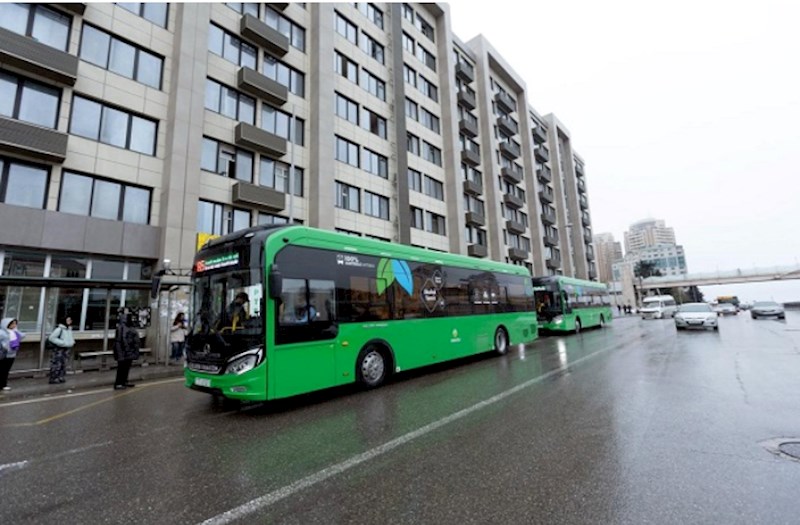 Avtobuslar adi qrafikə qayıtdı