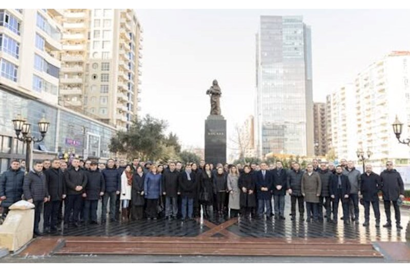 "Veysəloğlu"nun rəhbər heyəti "Ana harayı" abidəsini ziyarət etdi — FOTO