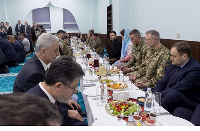 Zelenski türkiyəli nazirlərlə iftar açdı — FOTOLAR 