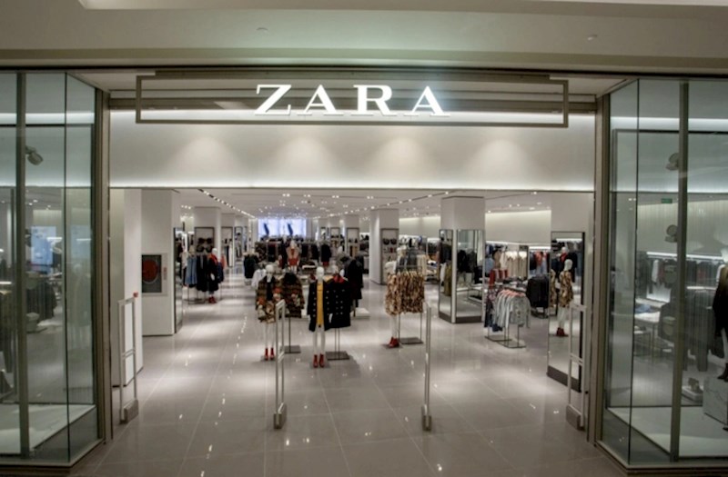 "Zara"da müştərinin əl çantası oğurlandı 