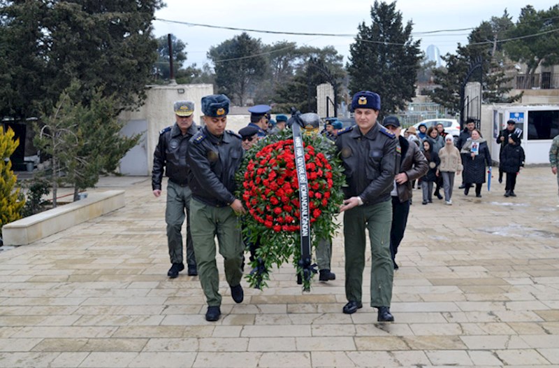 Şəhid hərbi pilot Famil Məmmədlinin xatirəsi yad edildi — FOTOLAR