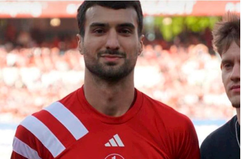 “Nürnberq”dən Mahir Emreliyə xüsusi hədiyyə — FOTO