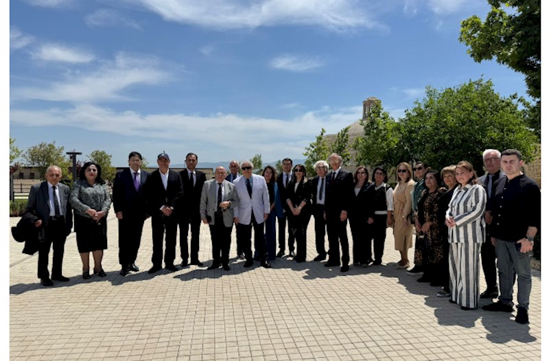 Mədəniyyət xadimləri İmarət Tarix-Memarlıq Kompleksini ziyarət ediblər — FOTOLAR