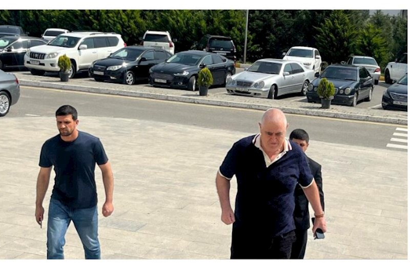 Şərurlu İsfəndiyar məhkəməyə gəldi — FOTOLAR