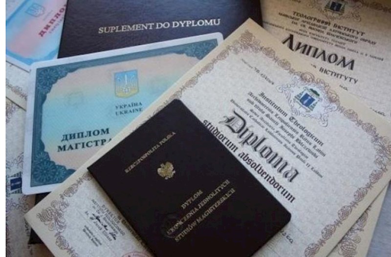 Kağız parçasından fərqlənməyən diplomlar — Bu universitetləri seçməyin! (SİYAHI) 