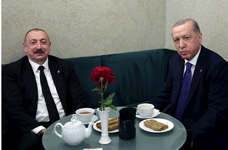 İlham Əliyevlə Ərdoğan çay süfrəsi arxasında — FOTO 