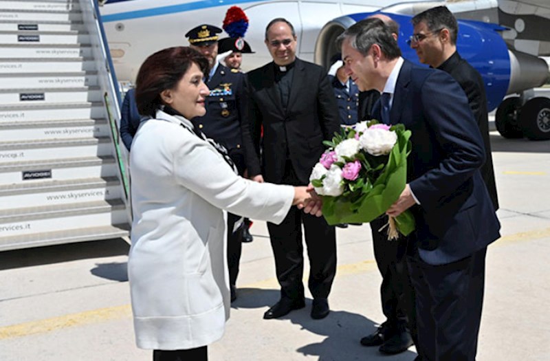 Sahibə Qafarova Papanın andiçmə mərasimində iştirak edəcək — FOTO