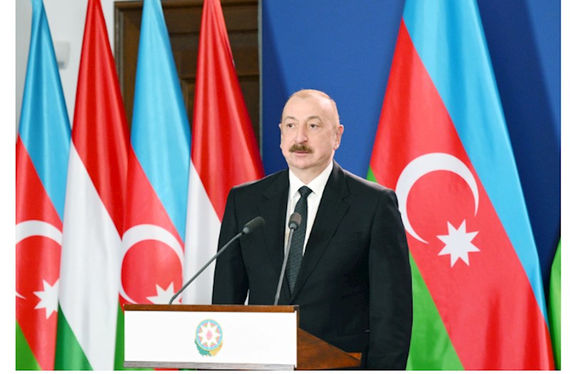 İlham Əliyev Əziz Sancarın Əlişir Nəvai Beynəlxalq Mükafatı ilə təltif olunması mərasimində iştirak edib