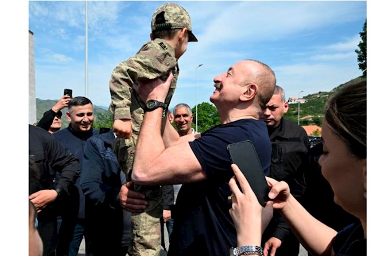 İlham Əliyevin sosial media hesablarında Laçın sakinləri ilə görüşündən görüntülər paylaşılıb
