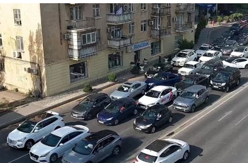 Bakının bir sıra yollarında tıxac yaranıb 