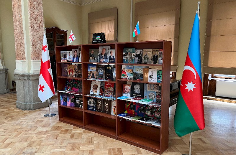 Gürcüstan Milli Kitabxanasında "Azərbaycan ədəbiyyatı guşəsi" yaradıldı — FOTOLAR