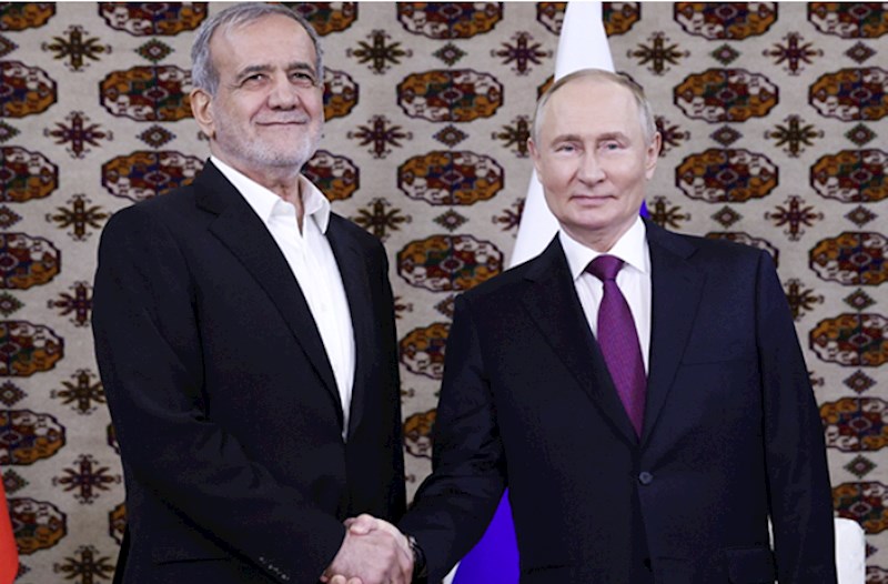Putin Pezeşkianla telefonla danışdı