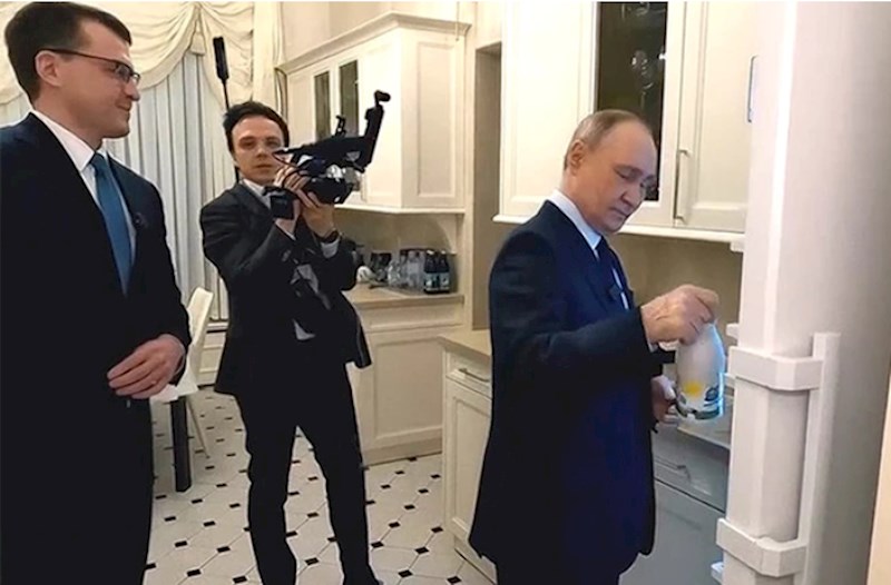 Putinin təqdim etdiyi məhsul rekord sayda satıldı