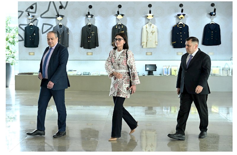 Özbəkistandan olan kommunikasiyaya məsul şəxslər Azərbaycanın müxtəlif dövlət orqan və qurumlarının fəaliyyəti ilə tanış olublar — FOTOLAR