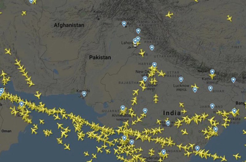Pakistan hava məkanını bağladı