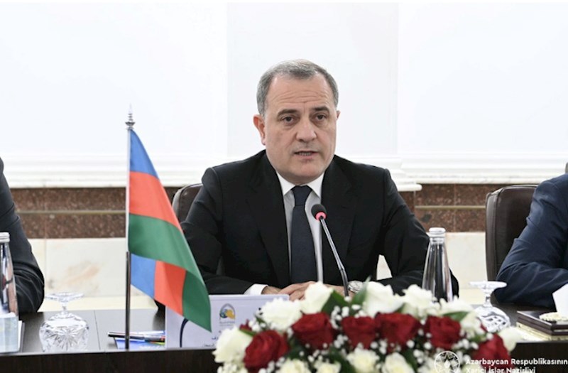 Ceyhun Bayramov iraqlı həmkarını Ermənistanla normallaşma prosesi barədə məlumatlandırıb