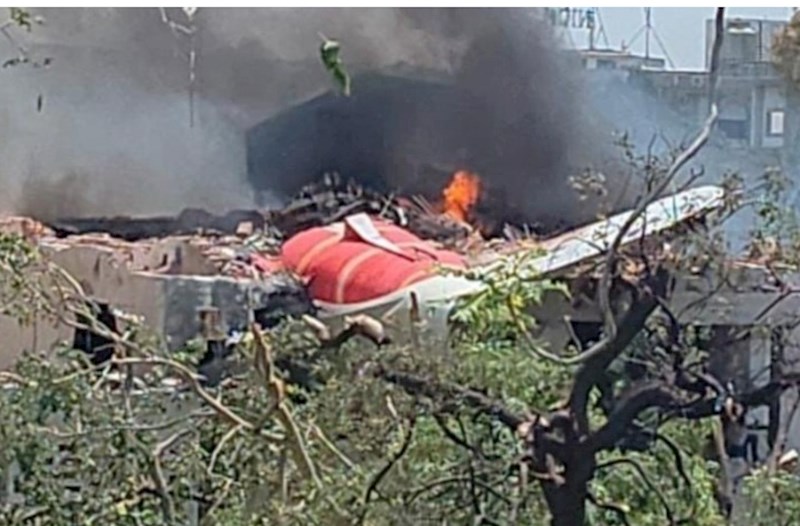 Hindistanda qəzaya uğrayan “Boeing” təyyarəsinin bir sərnişini sağ qalıb