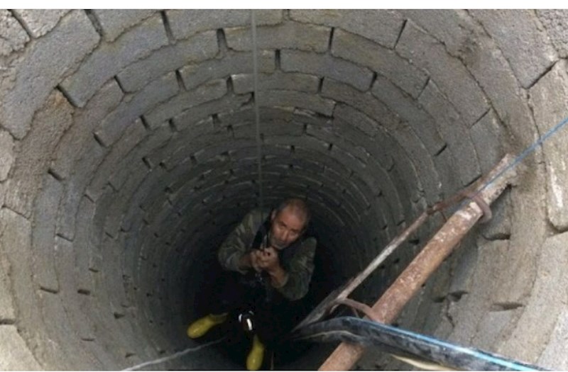 Quyuya düşən şəxs xilas olundu 
