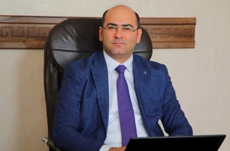12 il sonra vəzifəsindən azad olundu