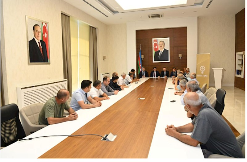 “Azərişıq” ASC-nin nümayəndələri Xızıda fermer və sahibkarlarla görüşüb  — FOTOLAR 