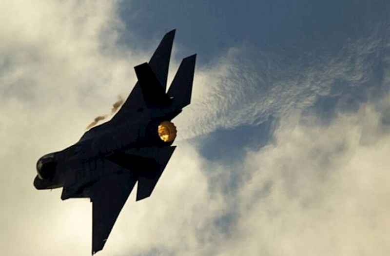 İran İsrail qırıcılarını vurdu, pilotu əsir aldı