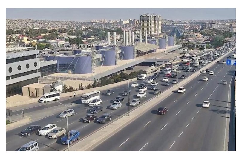 Bakının bəzi yollarında tıxac yaranıb — SİYAHI 