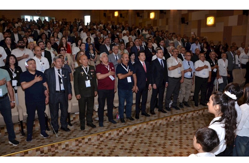 Vəhdət Partiyasının növbədənkənar VI Qurultayı keçirildi — Yeni sədr seçildi (FOTOLAR)