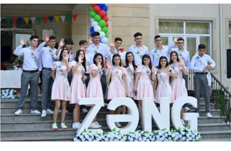 Jurnalist övladları üçün də “Son zəng” çalındı — FOTOLAR 