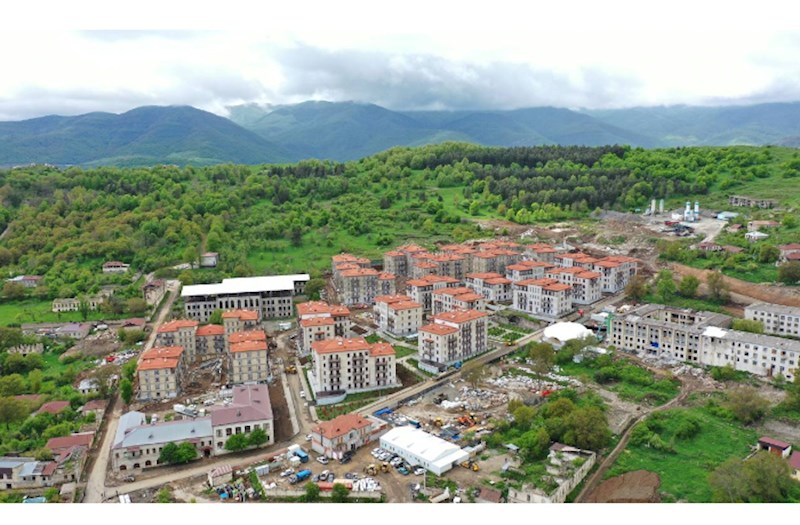 Şuşada daha 3 yeni yaşayış kompleksinin inşasına başlanacaq