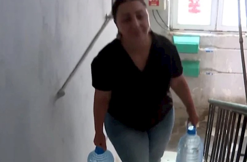 “Hamı vedrə əlində küçələrdədir...” — VİDEO