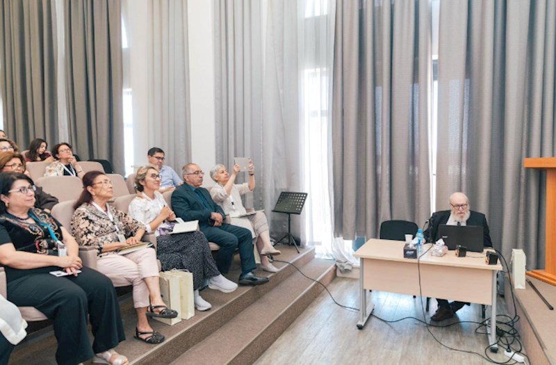 Dünya şöhrətli arxeomusiqişünas Bakıda mühazirə oxuyub — FOTOLAR